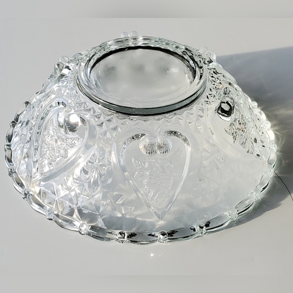 Vntg KIG Clear Hearts 💕 with 🌹 Roses Pressed Glass Candy Dish with Lid - Picture 9 of 12